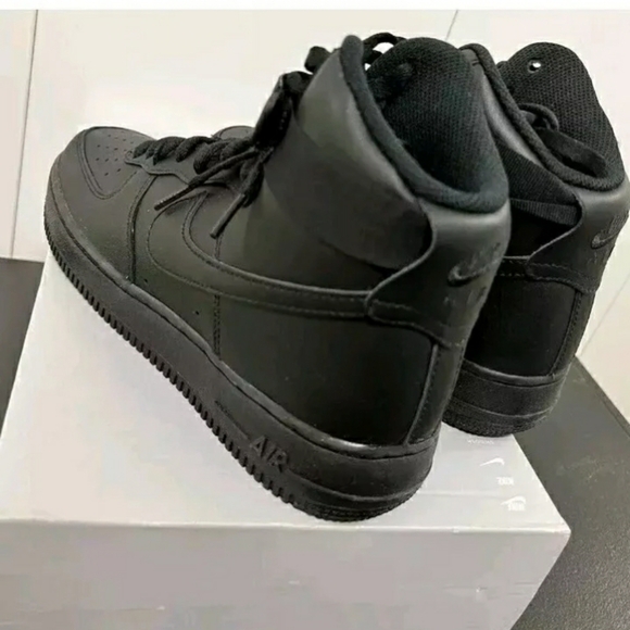 Nike Air Force 1 '07 Mid Triple Black Size 7.5 Brand New In Box Women's... - Picture 2 of 13